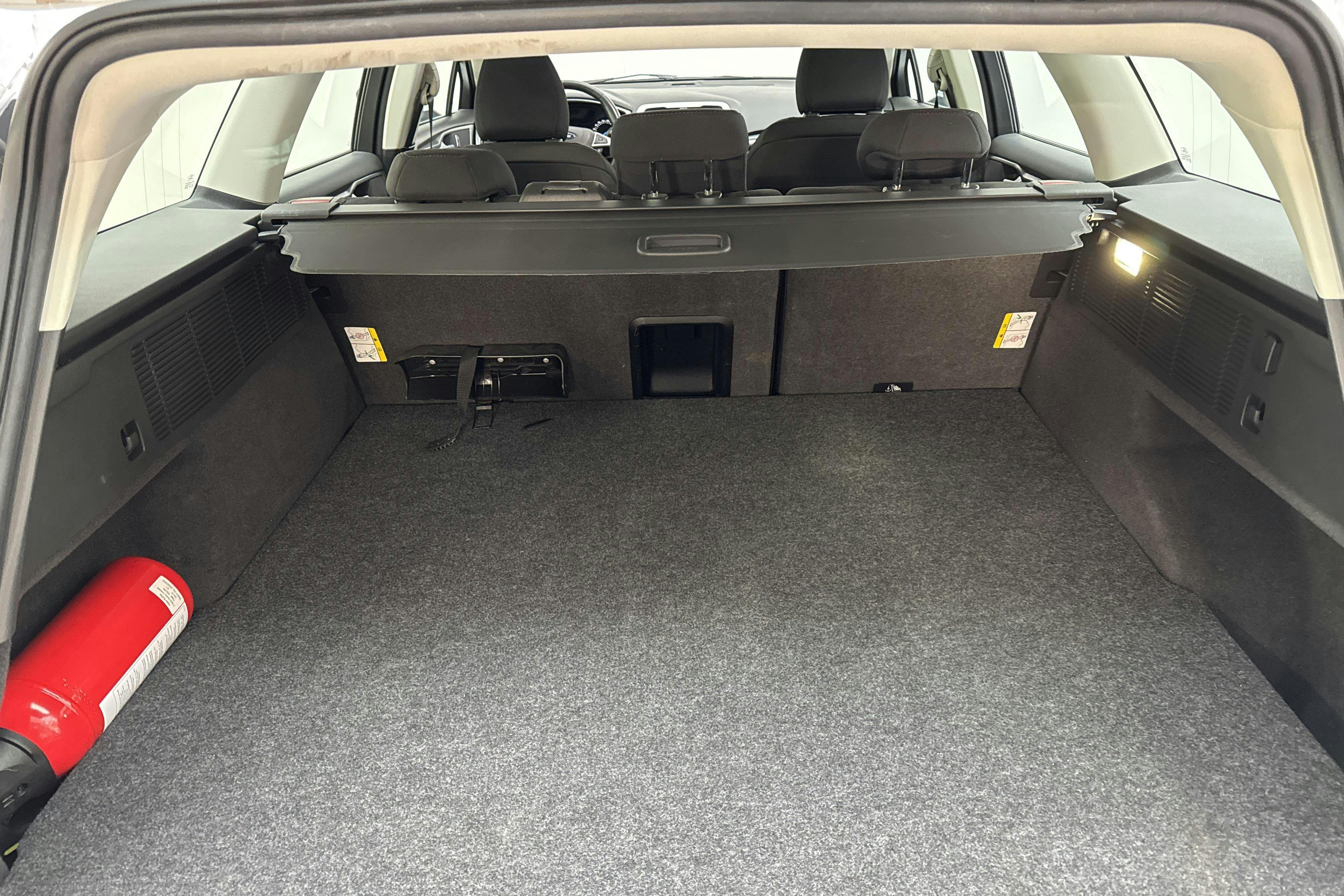 Vehicle Image 9