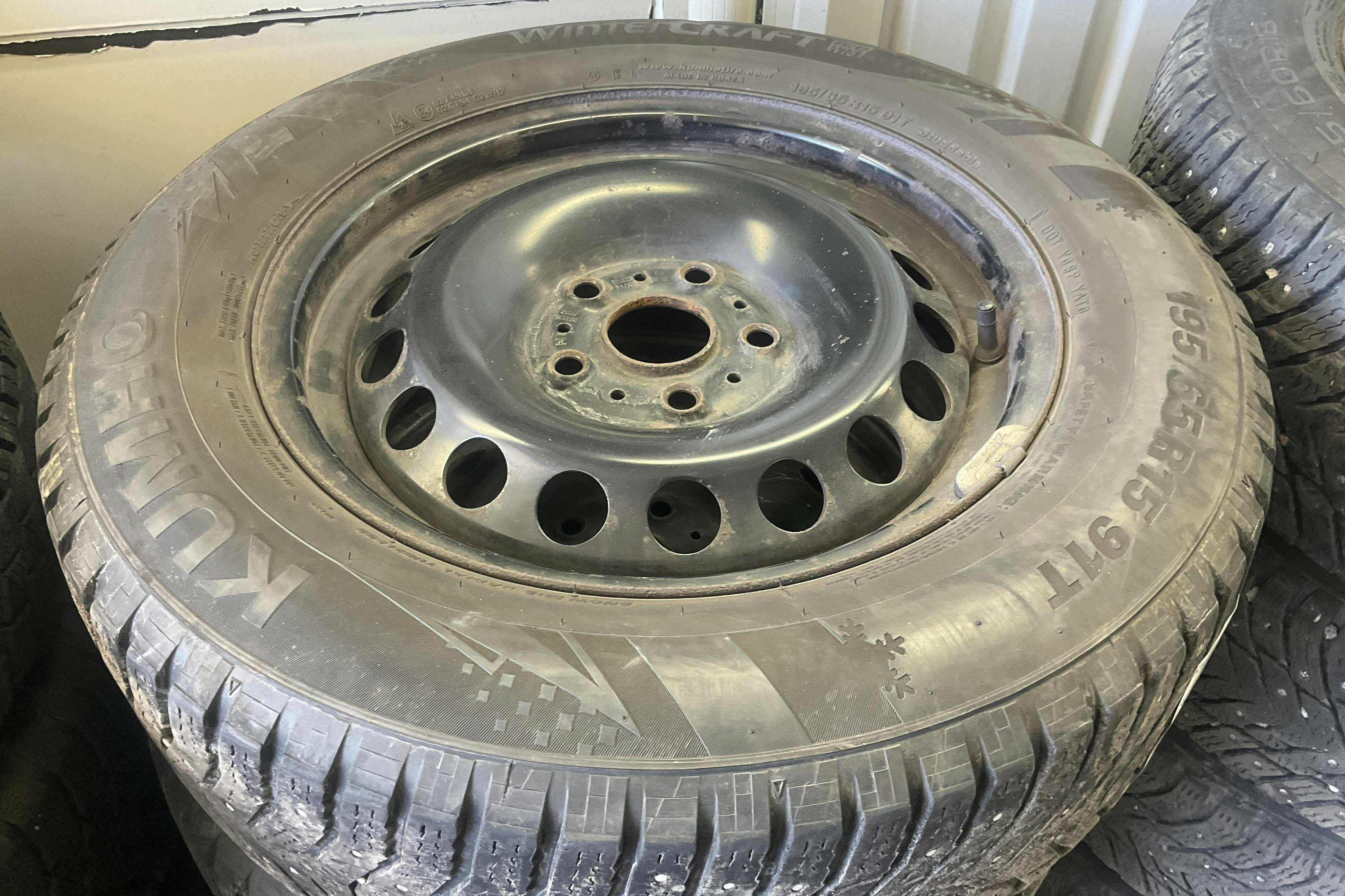 Vehicle Image 12