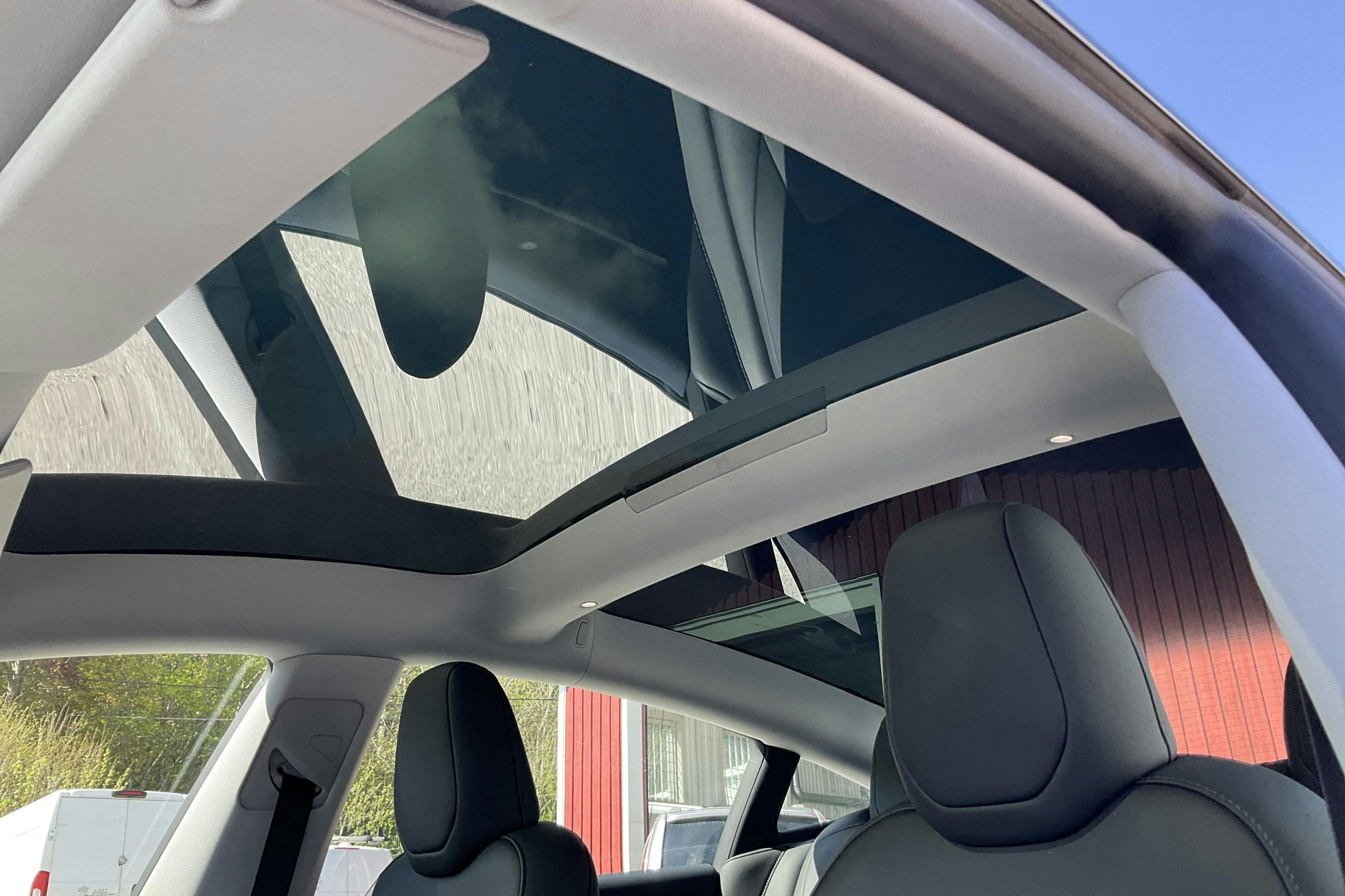 Vehicle Image 15