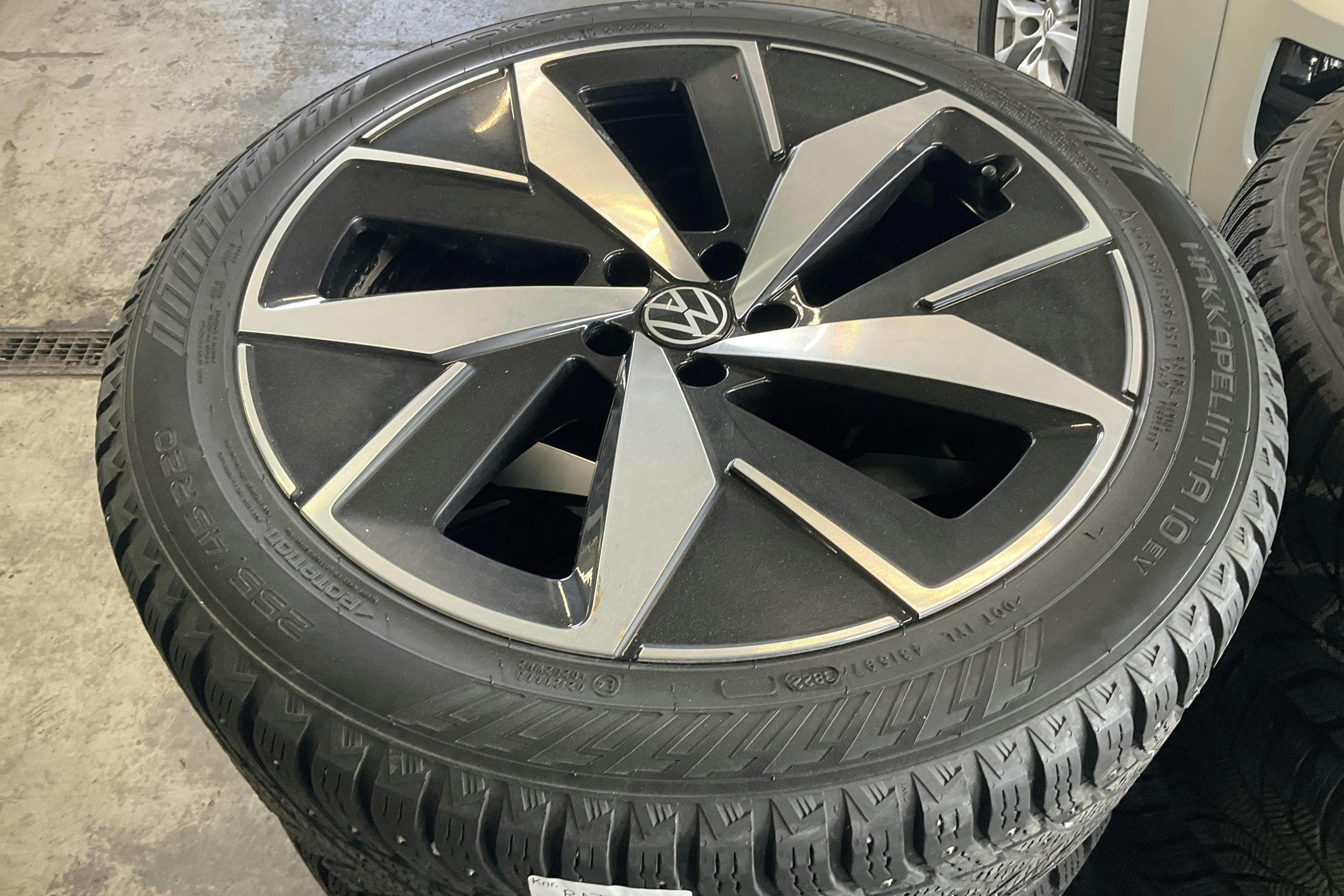 Vehicle Image 21