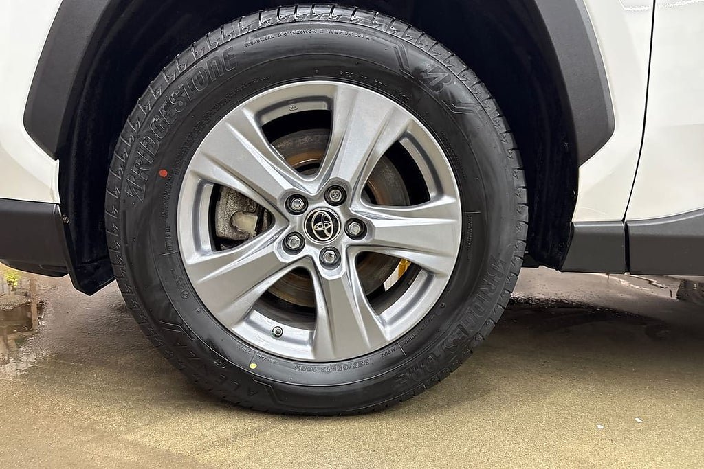 Vehicle Image 17