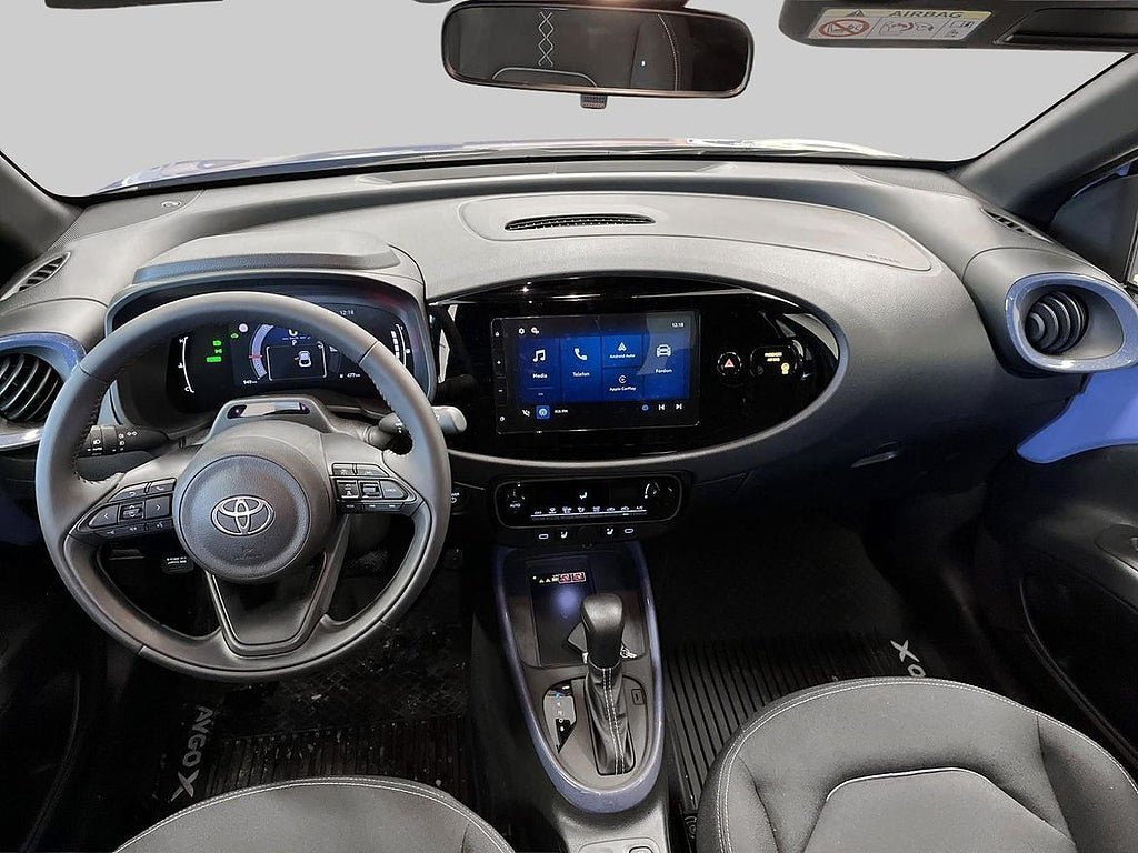 Vehicle Image 11