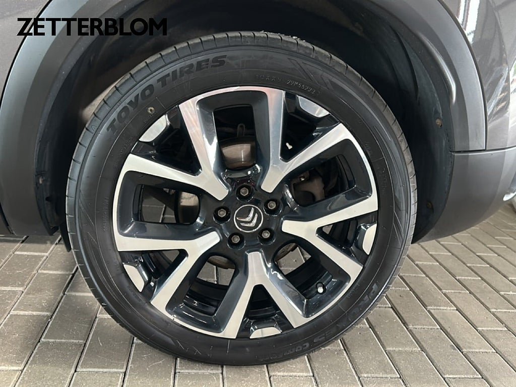 Vehicle Image 13
