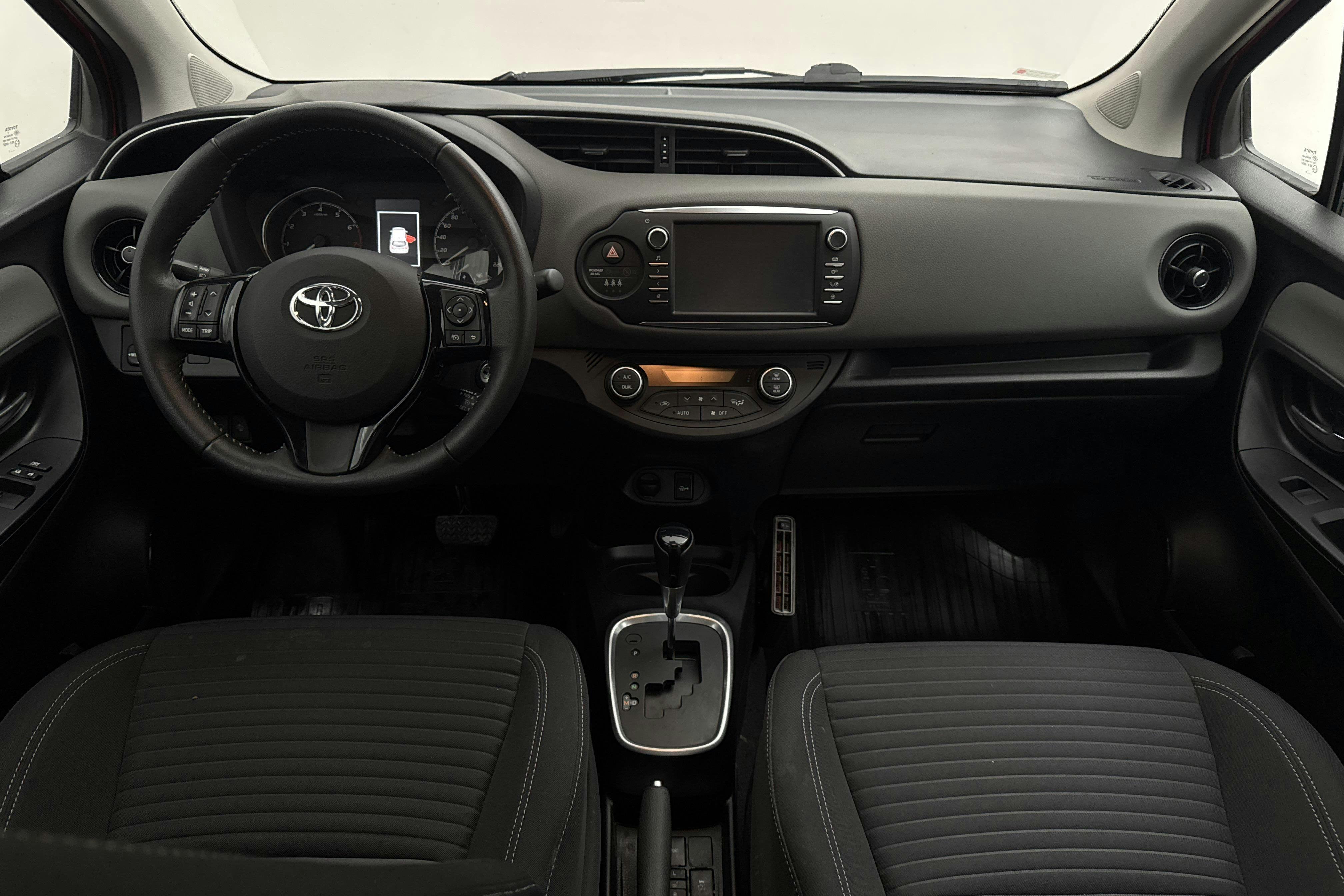 Vehicle Image 6