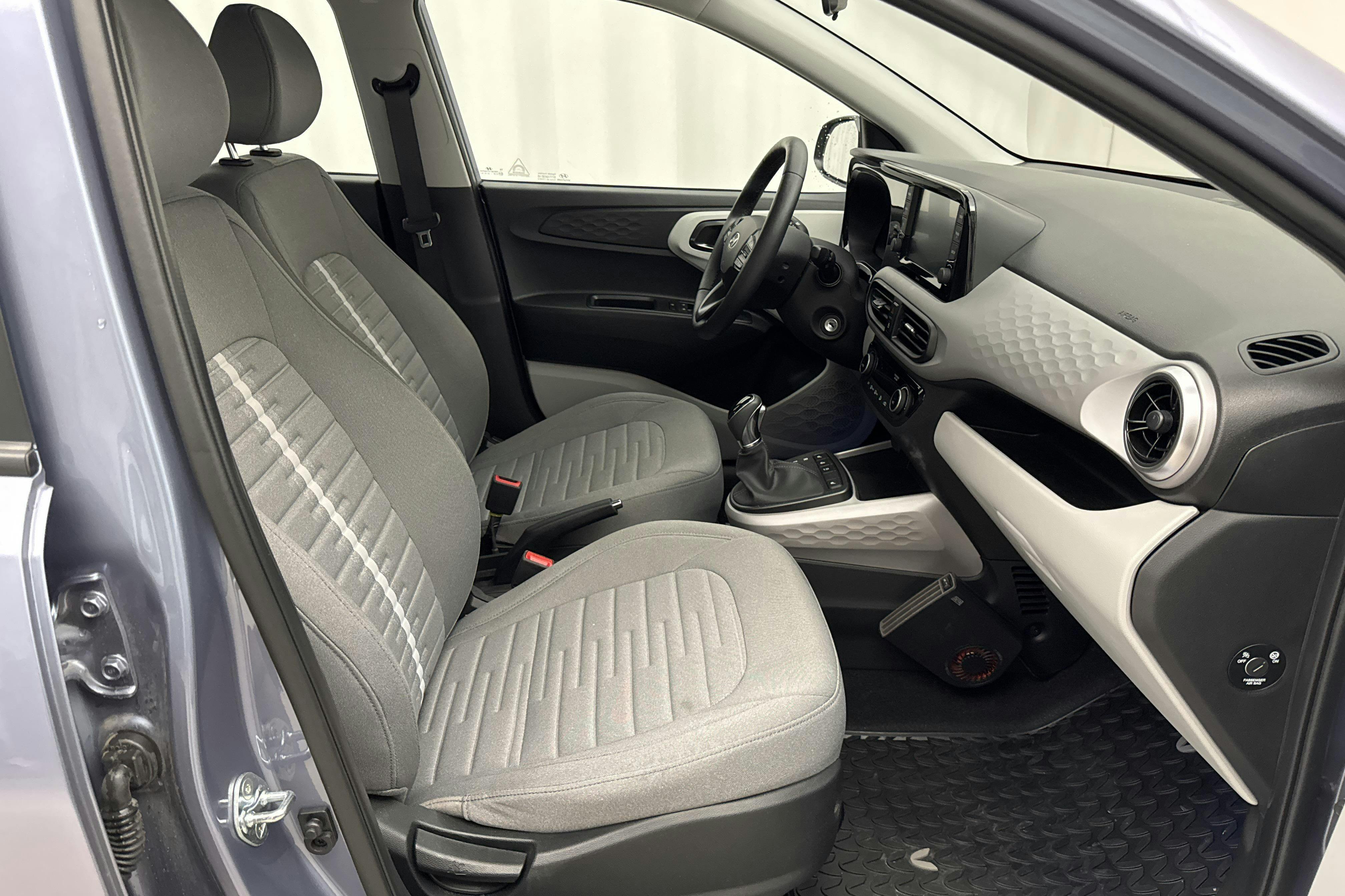 Vehicle Image 7