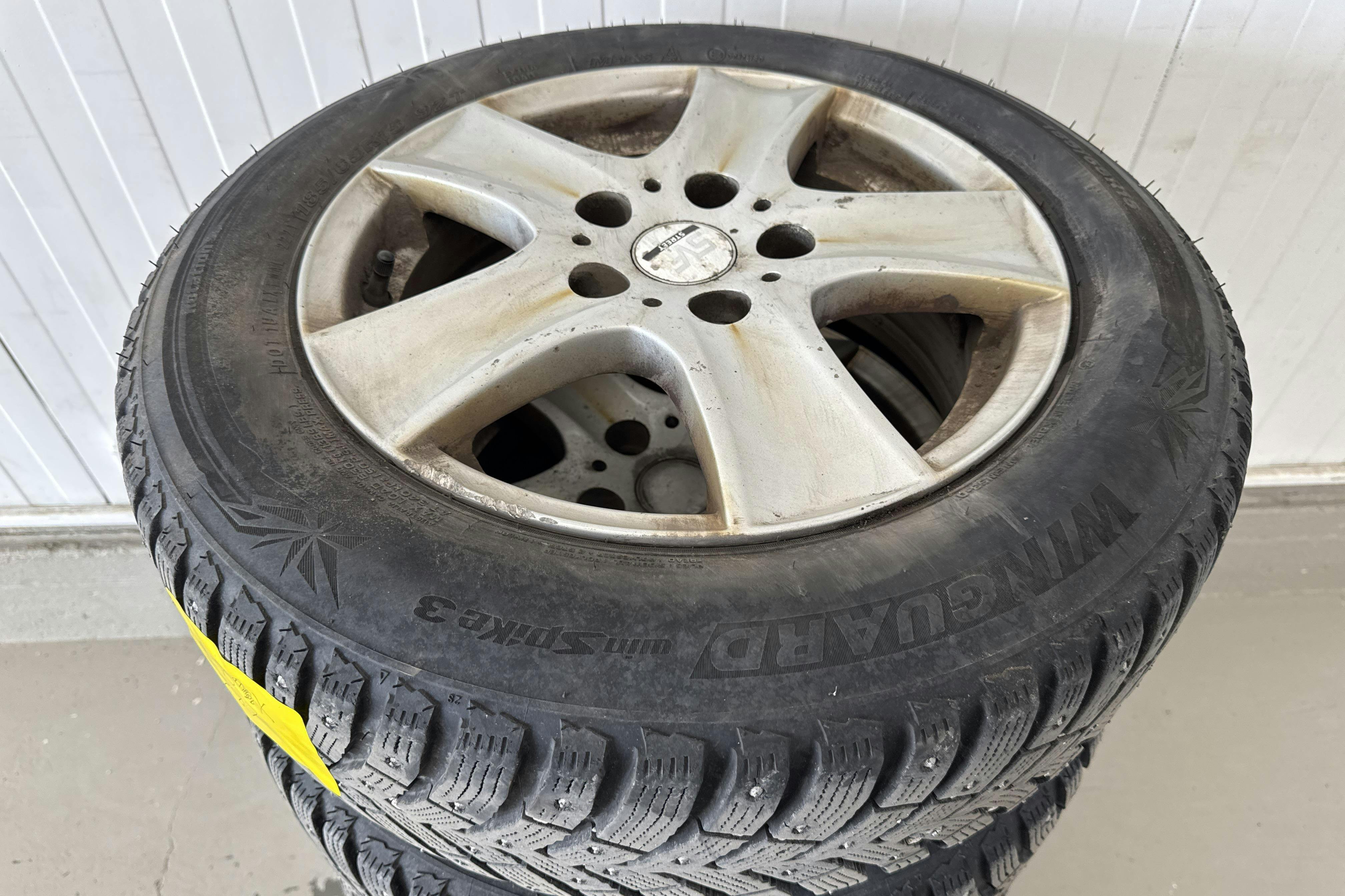 Vehicle Image 15