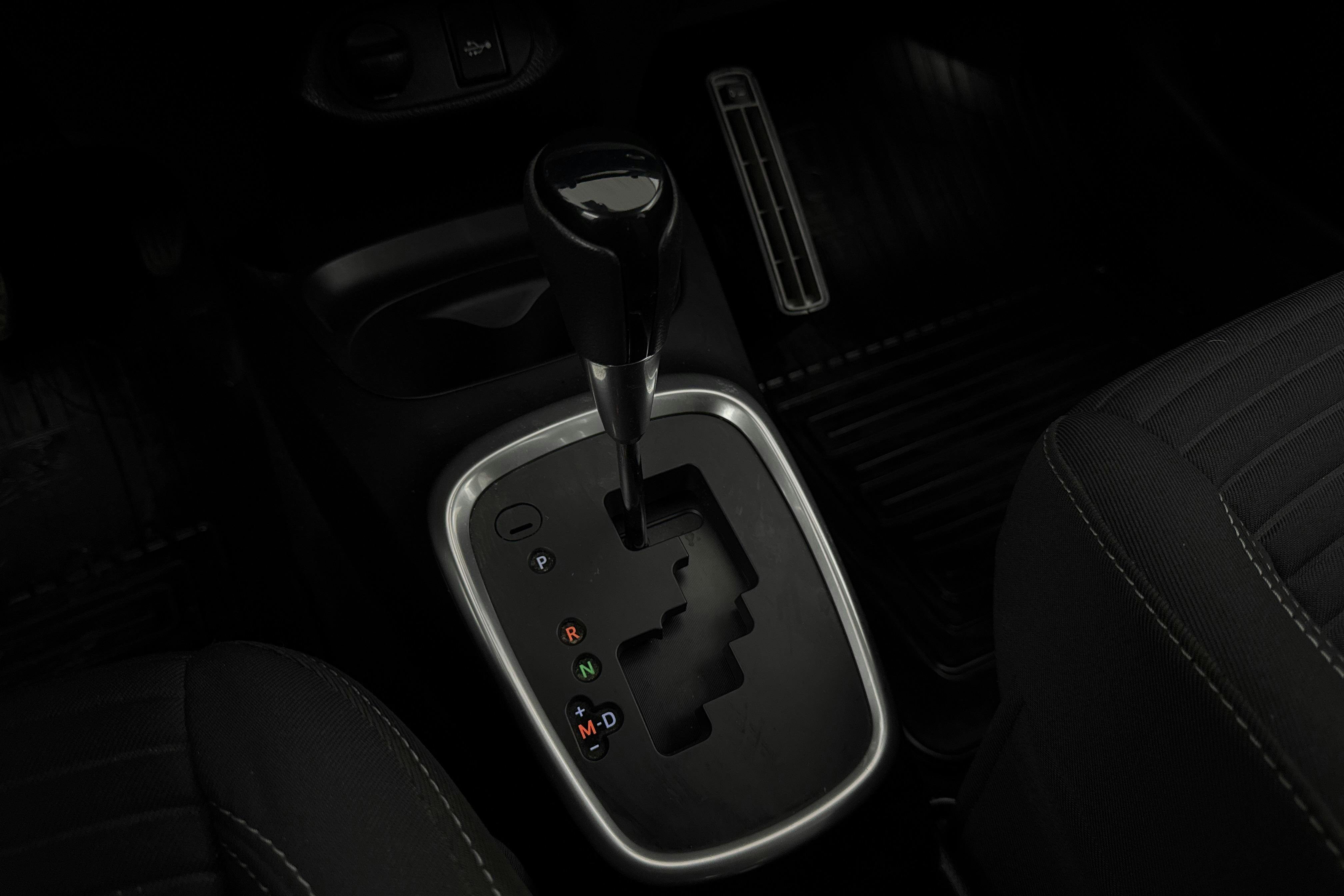 Vehicle Image 14