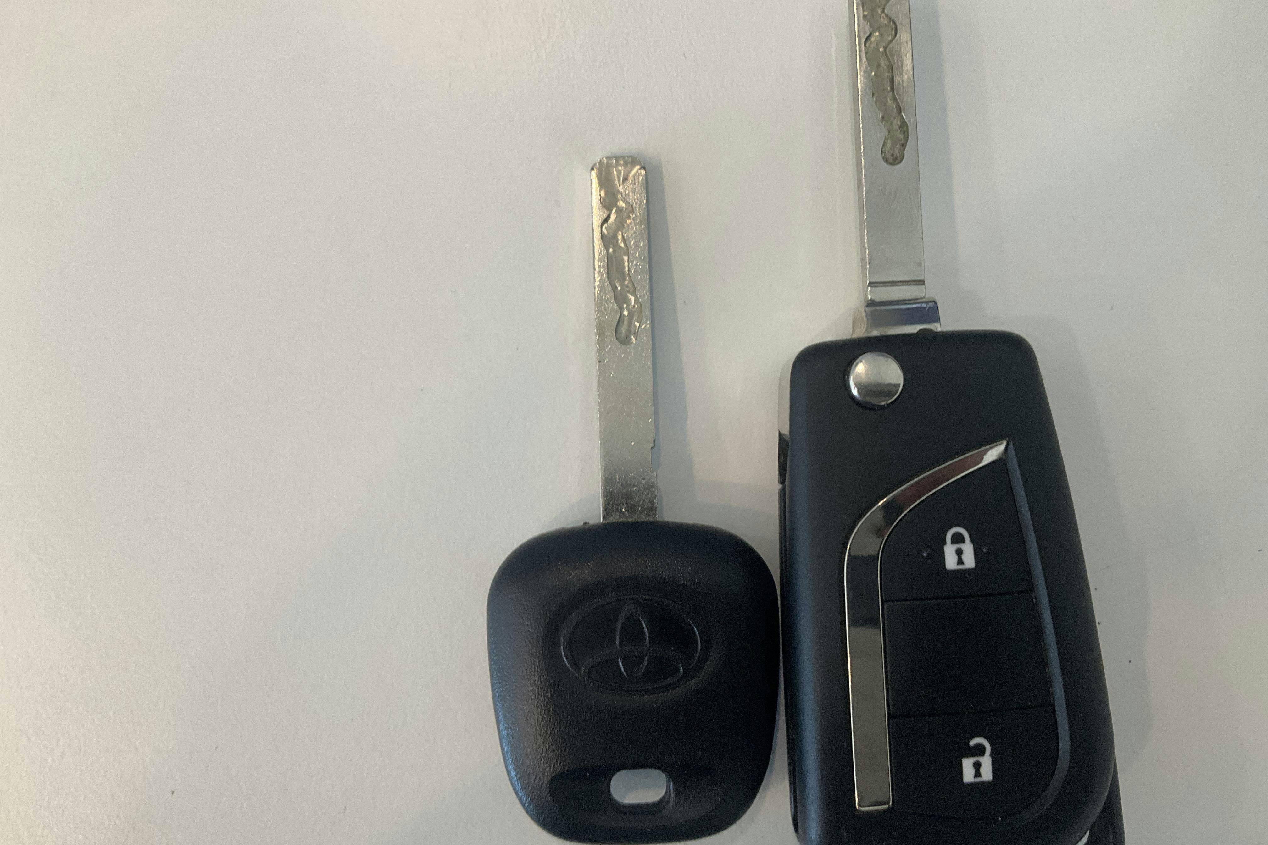 Vehicle Image 16