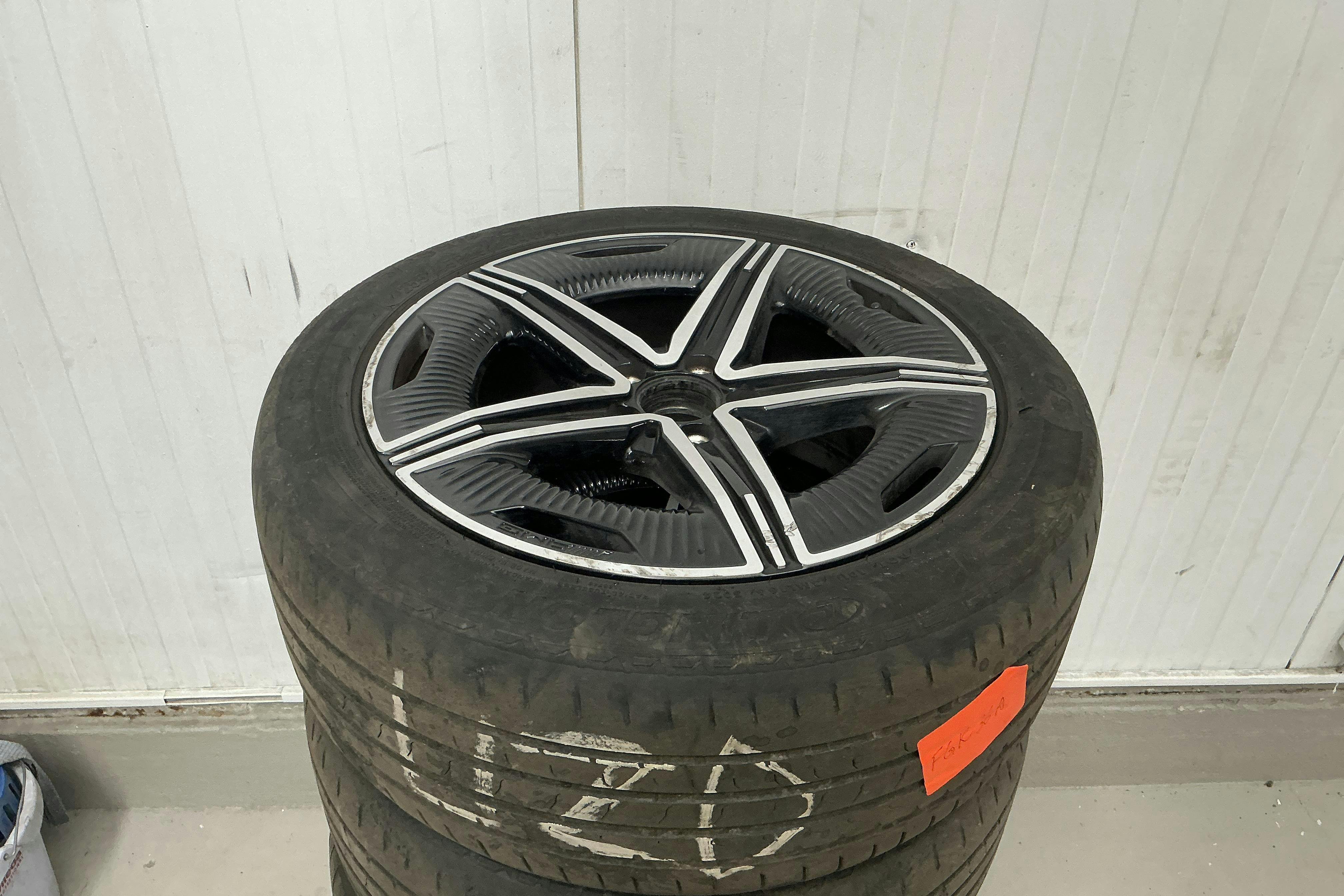 Vehicle Image 21