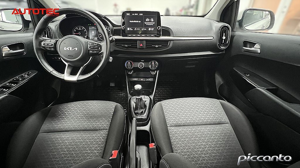 Vehicle Image 12