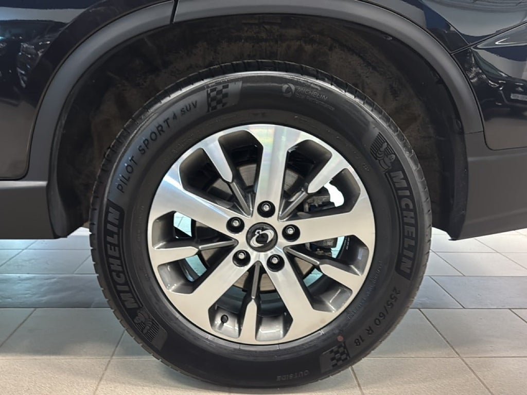 Vehicle Image 17