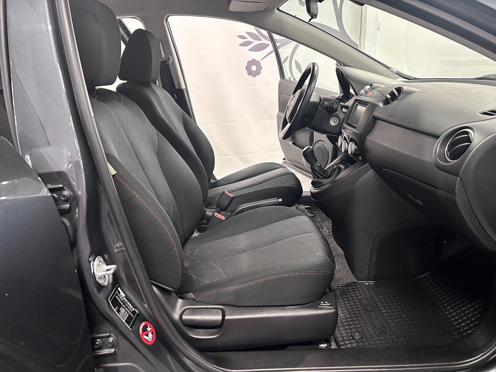 Vehicle Image 6