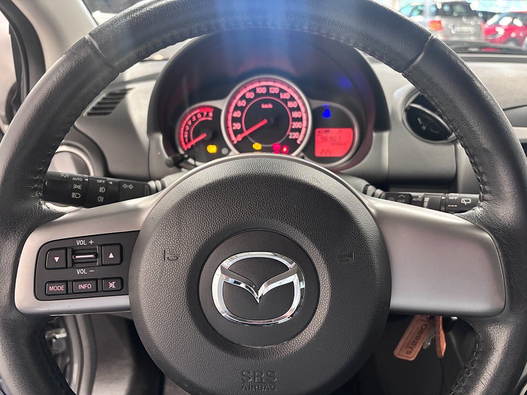 Vehicle Image 9