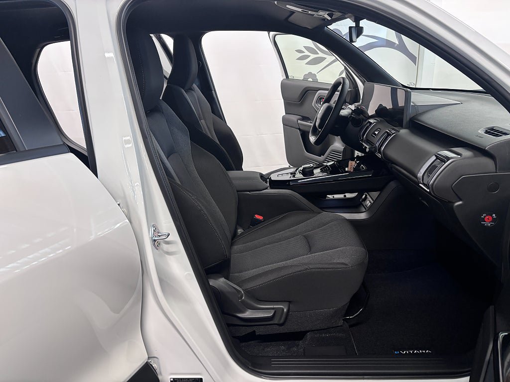 Vehicle Image 6