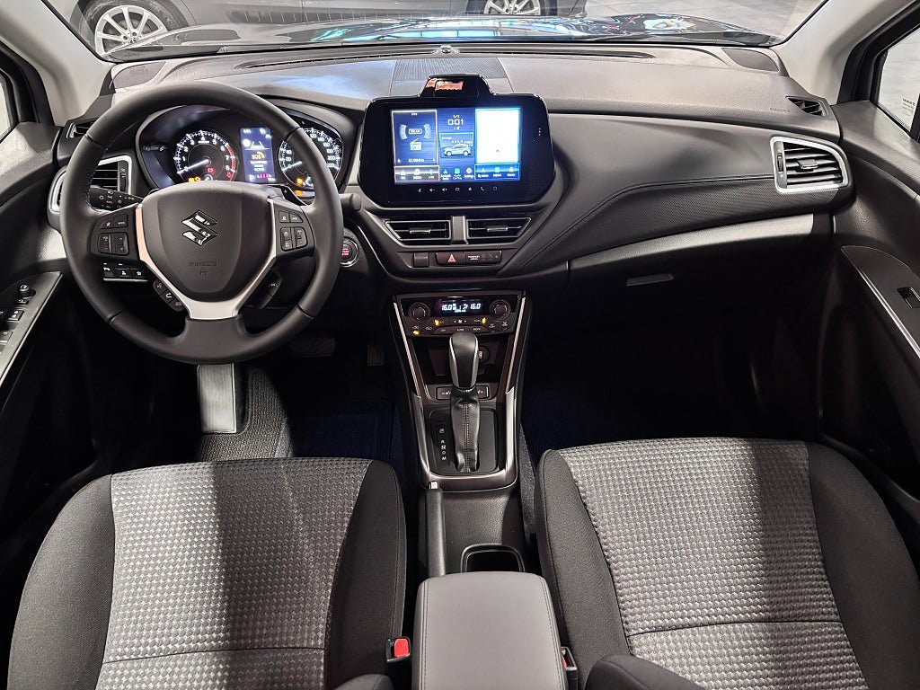 Vehicle Image 6