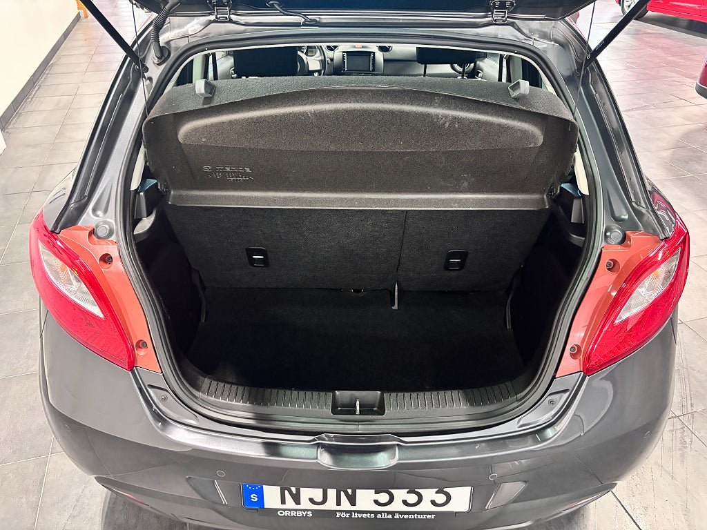 Vehicle Image 13