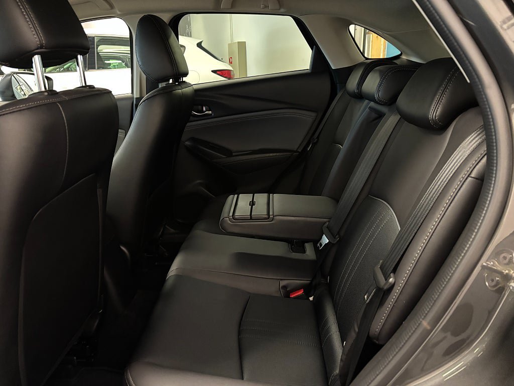 Vehicle Image 14