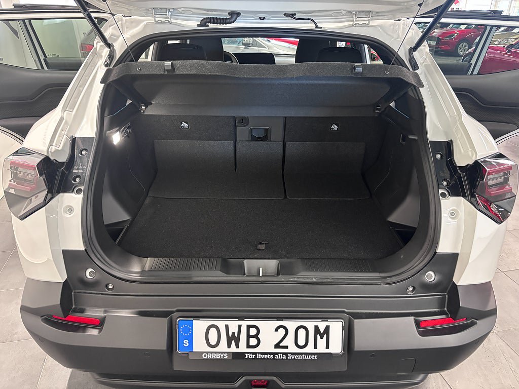 Vehicle Image 13