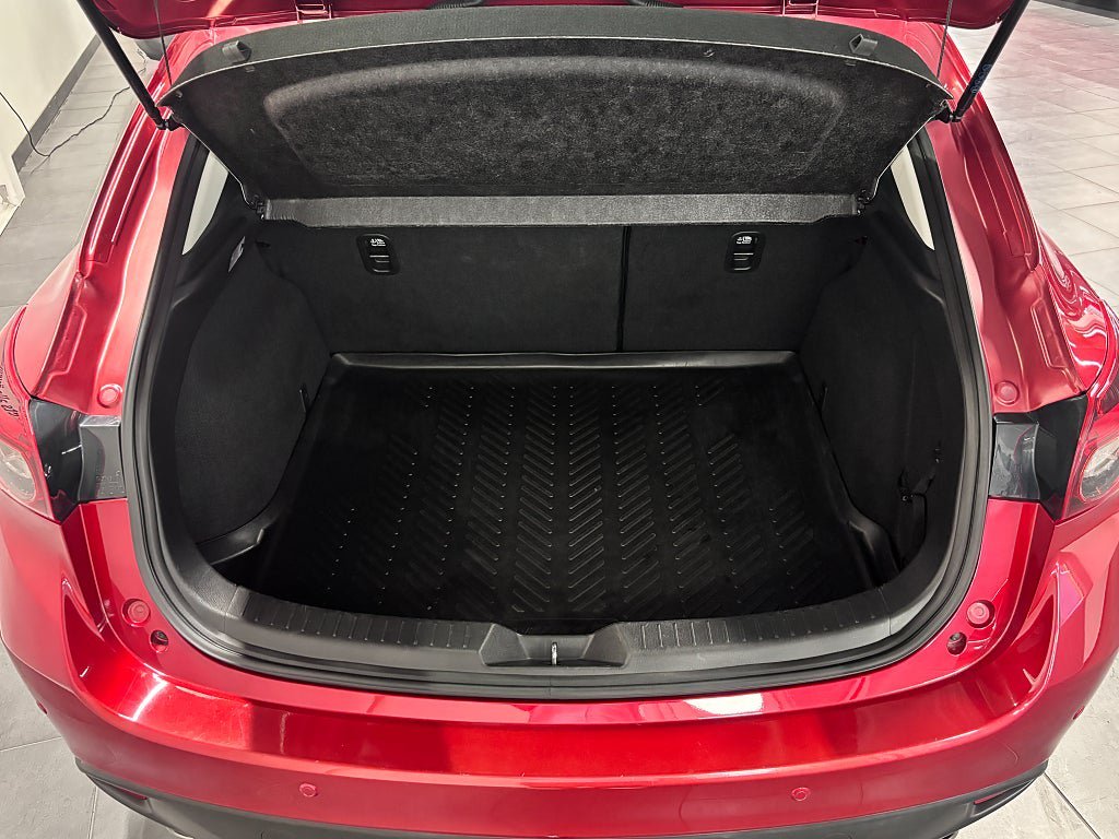 Vehicle Image 17