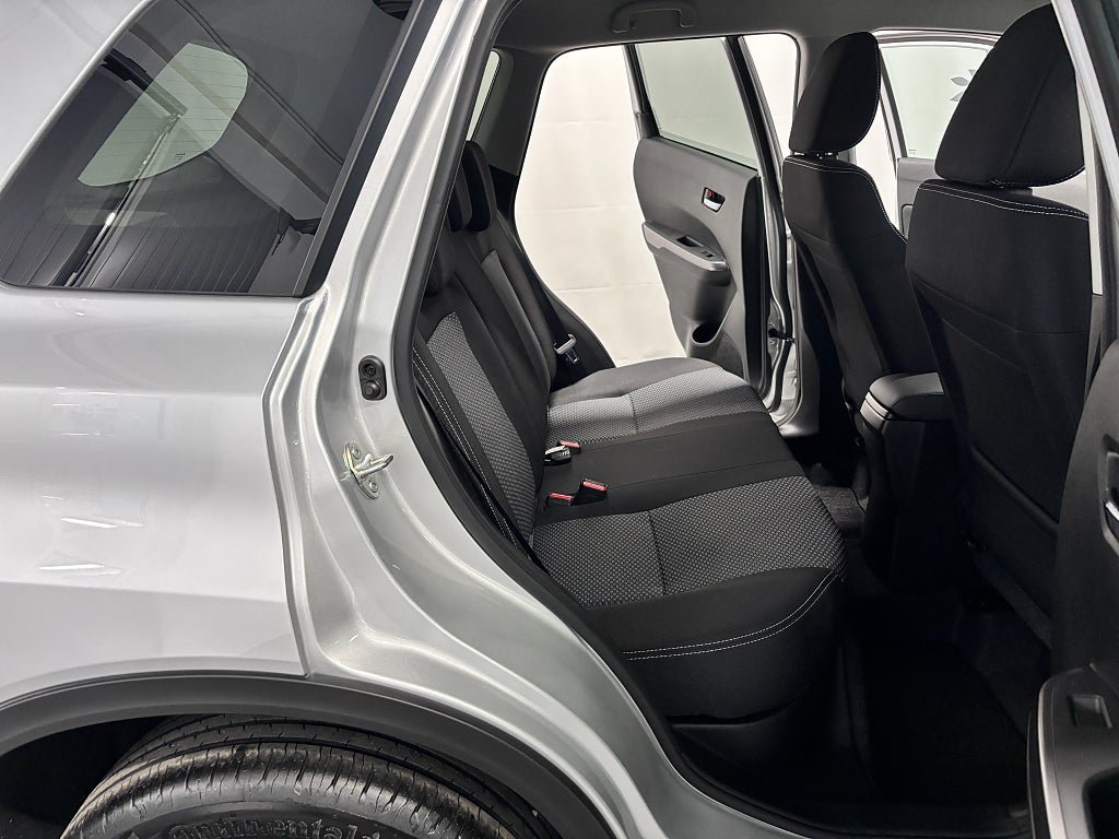 Vehicle Image 12