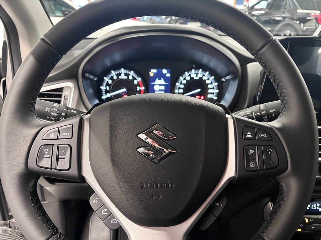 Vehicle Image 8
