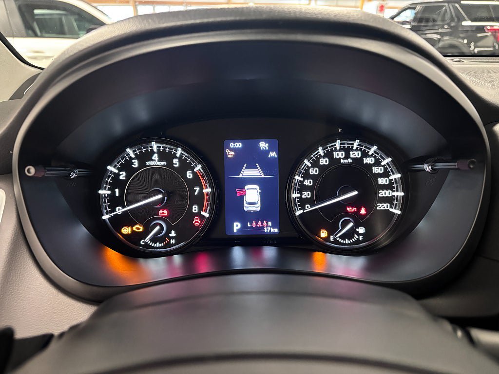 Vehicle Image 9