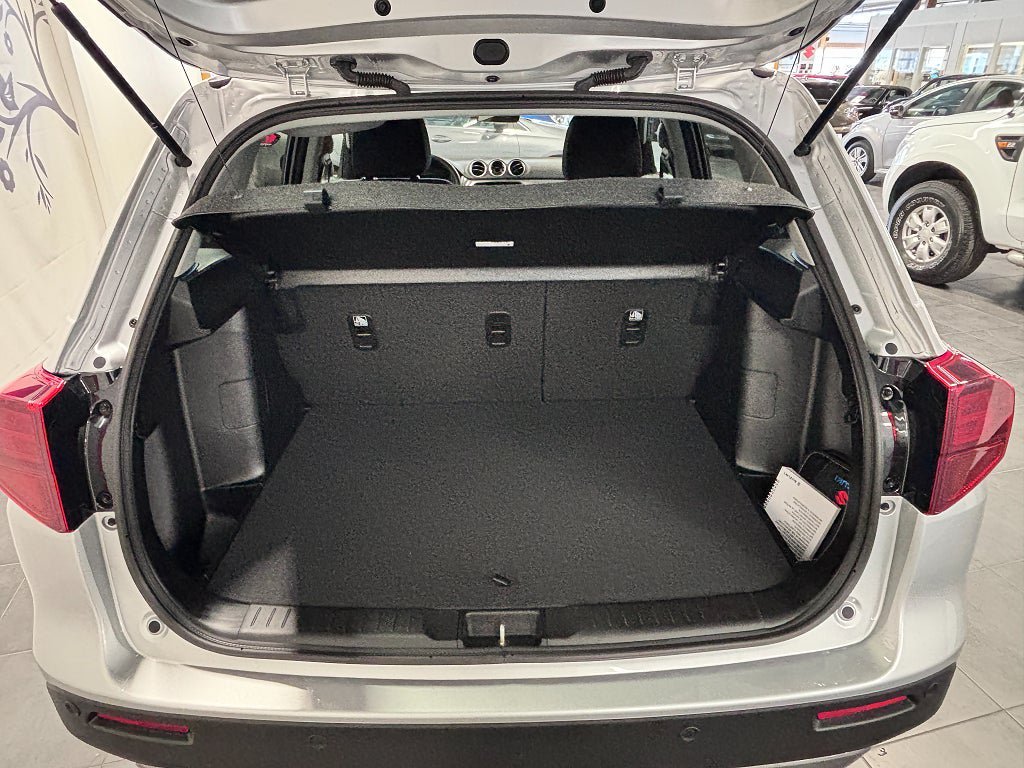 Vehicle Image 13