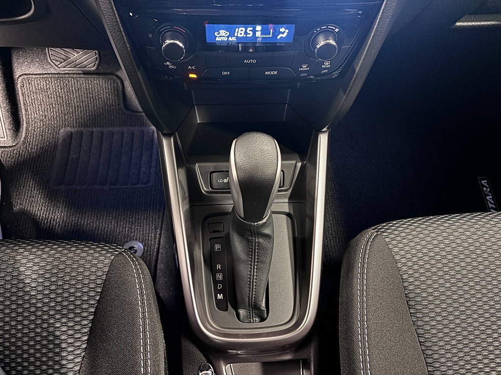 Vehicle Image 12