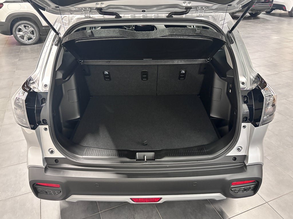 Vehicle Image 14