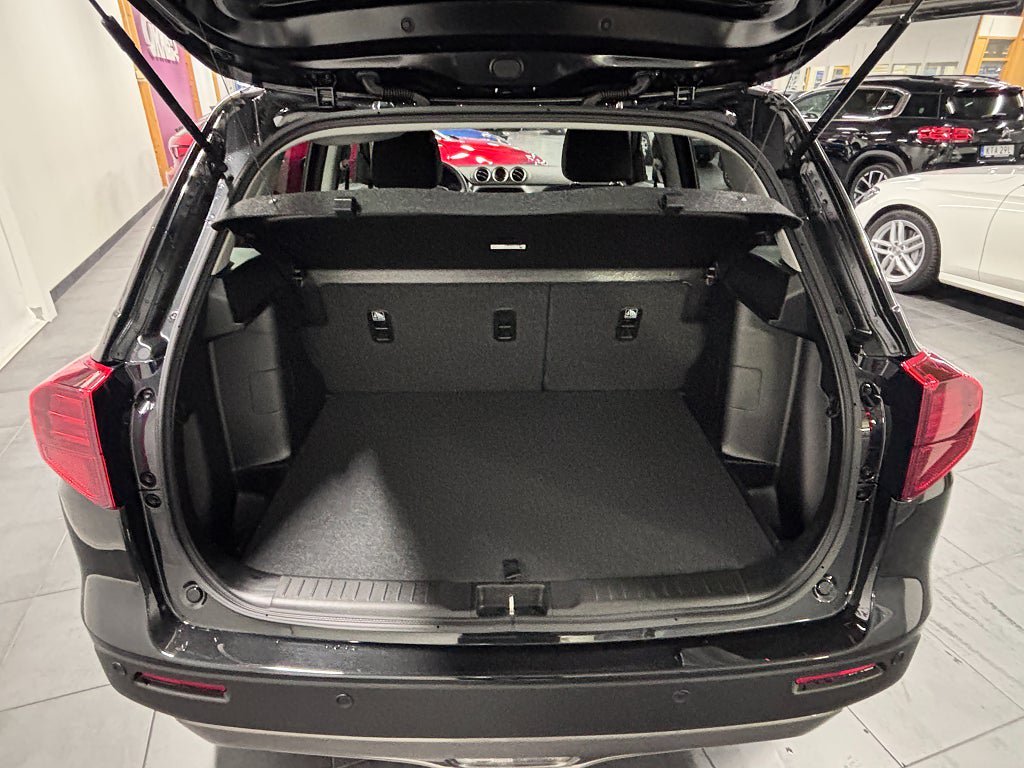 Vehicle Image 16