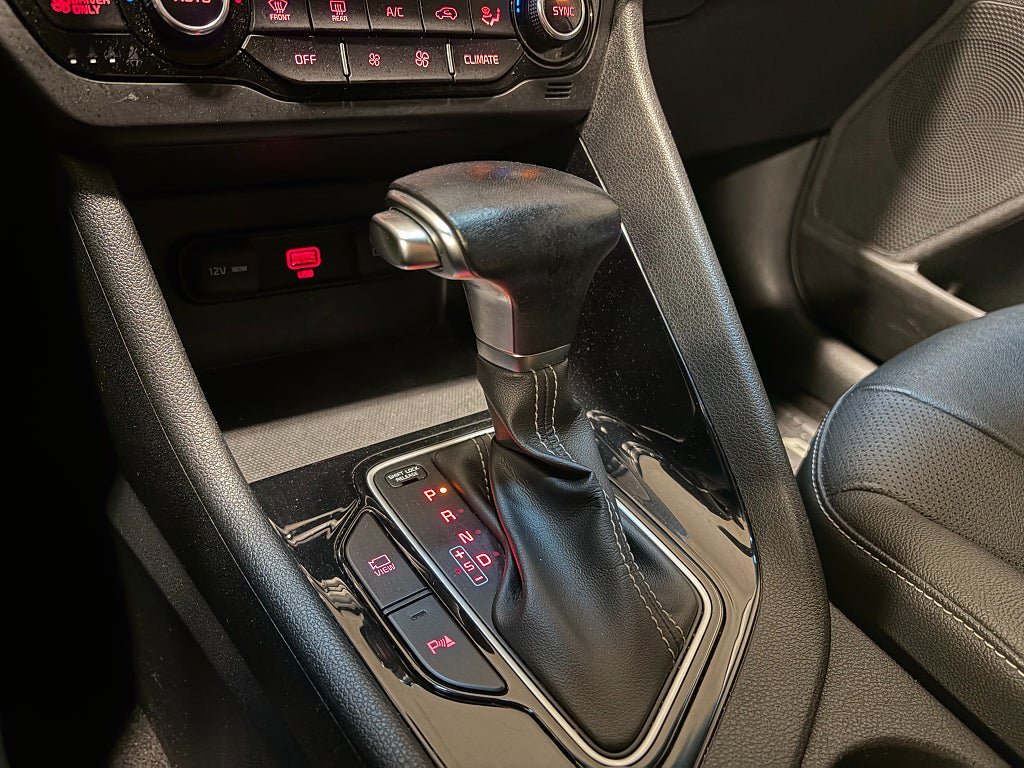 Vehicle Image 12