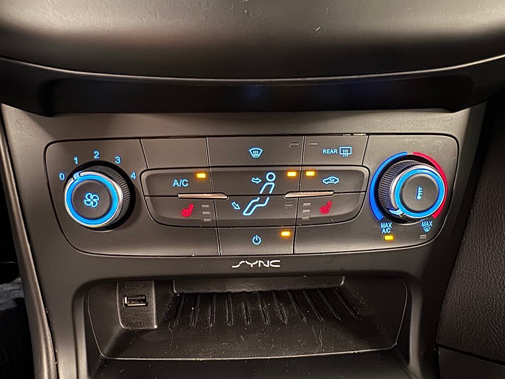Vehicle Image 24