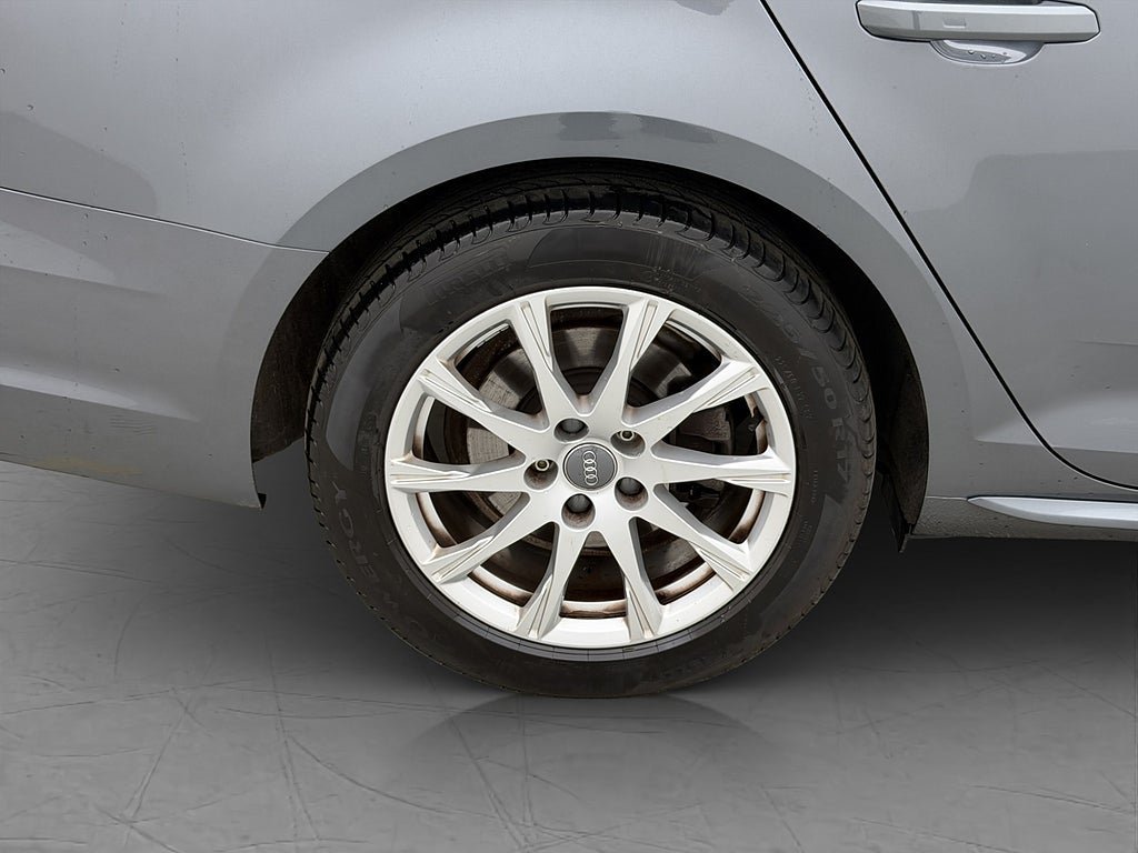 Vehicle Image 30