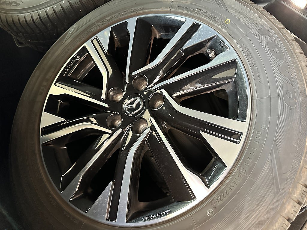 Vehicle Image 16