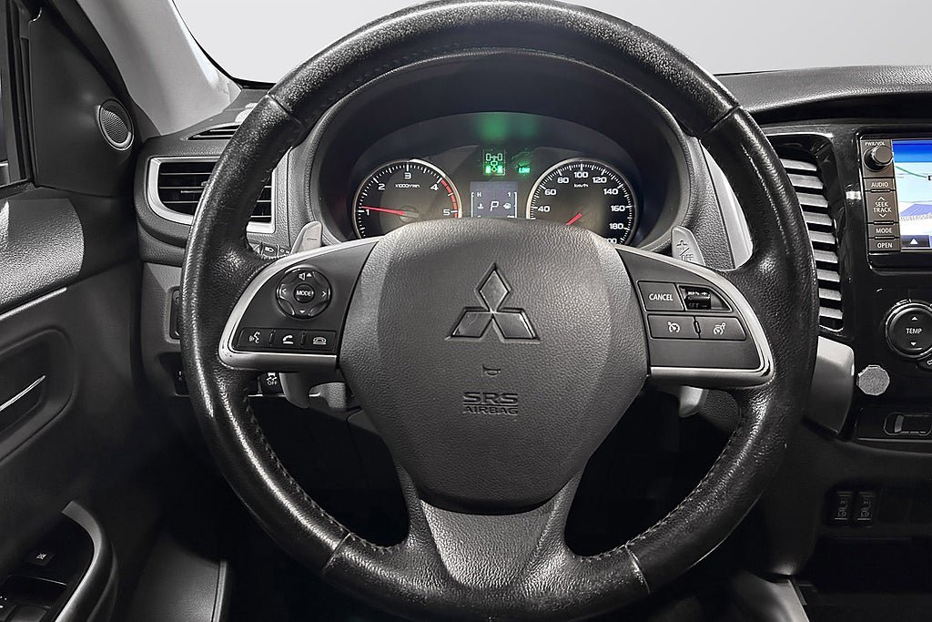 Vehicle Image 17