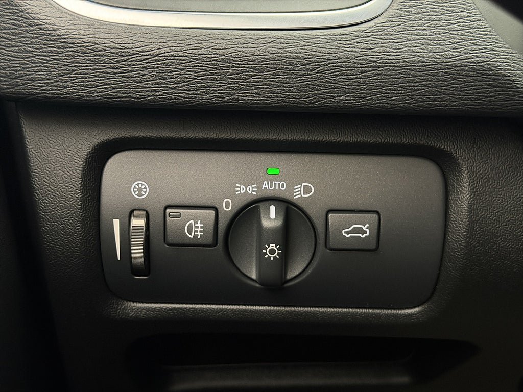 Vehicle Image 28