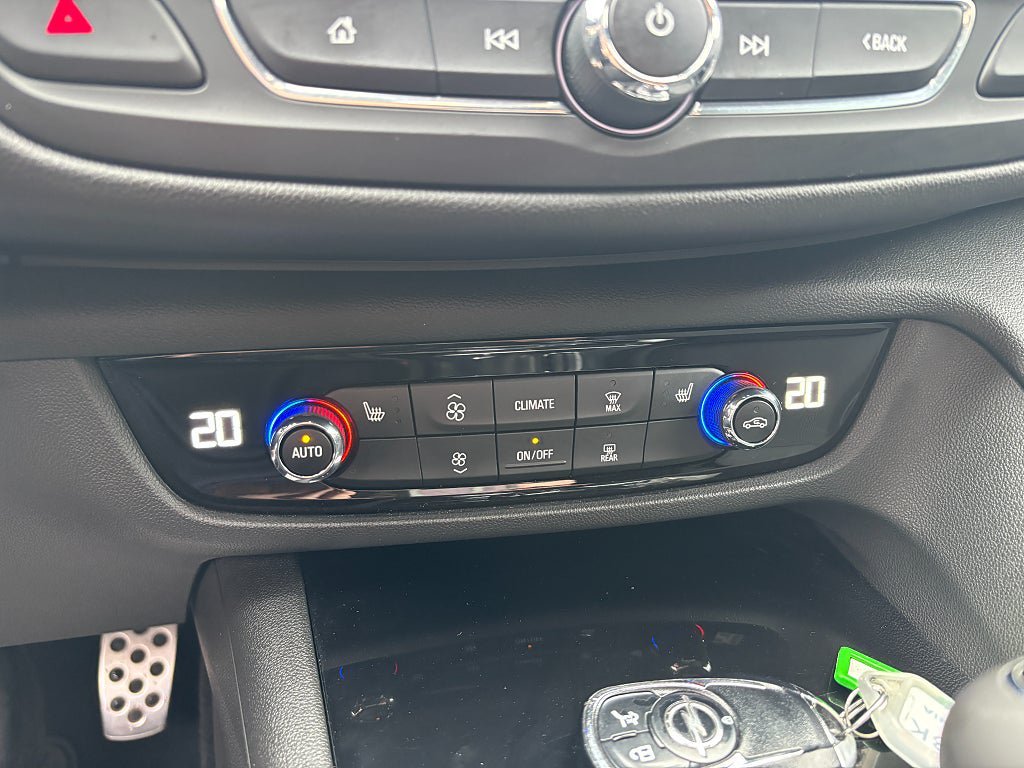 Vehicle Image 17