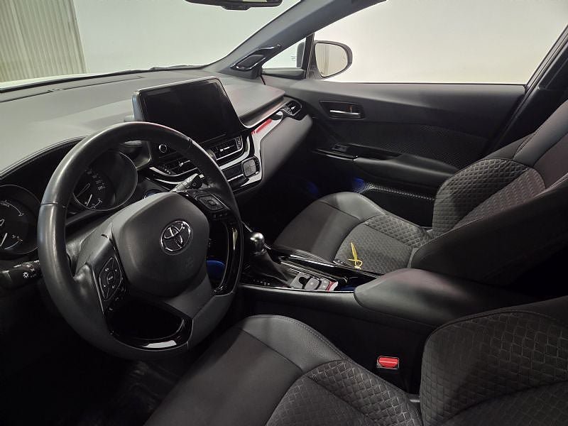 Vehicle Image 10
