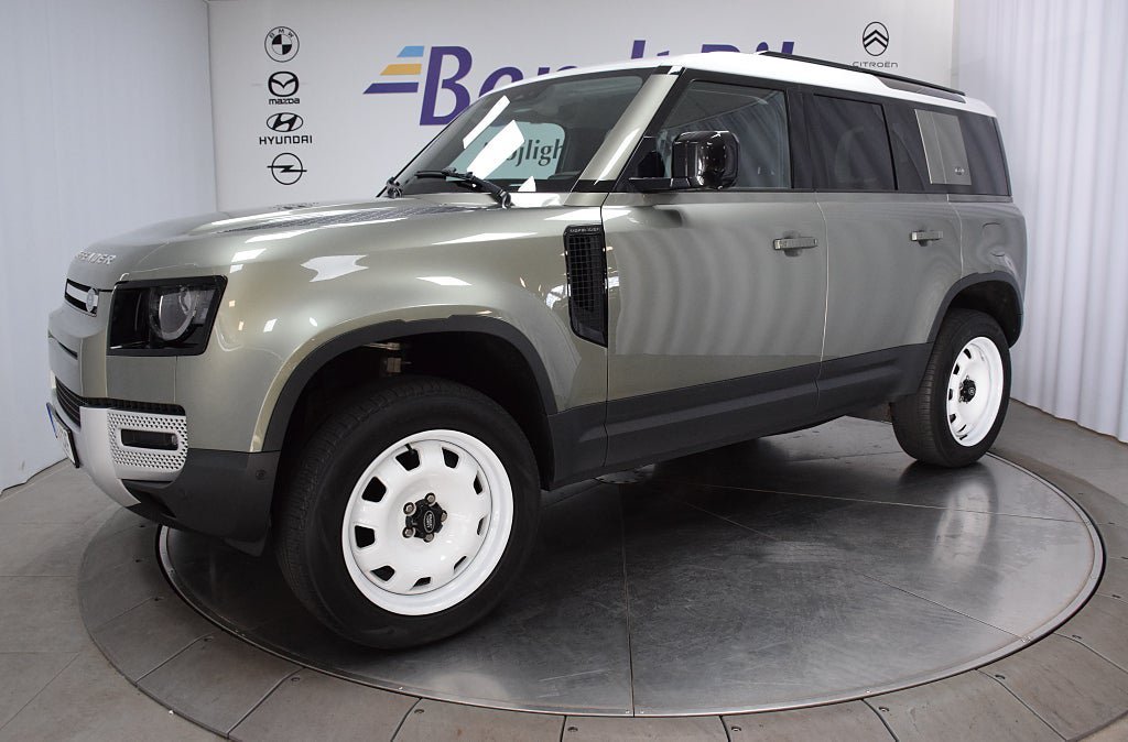 Vehicle Image 10