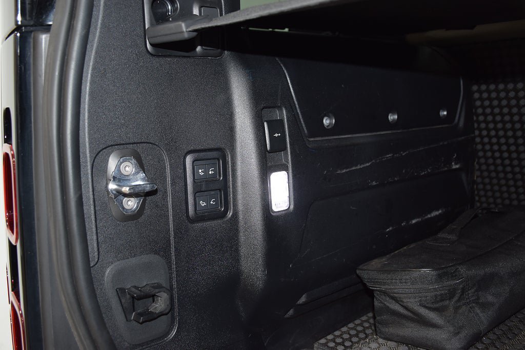 Vehicle Image 17