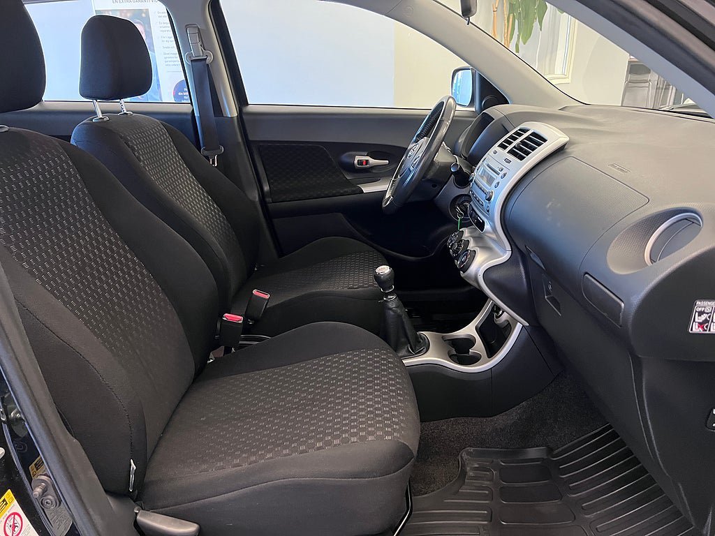 Vehicle Image 10