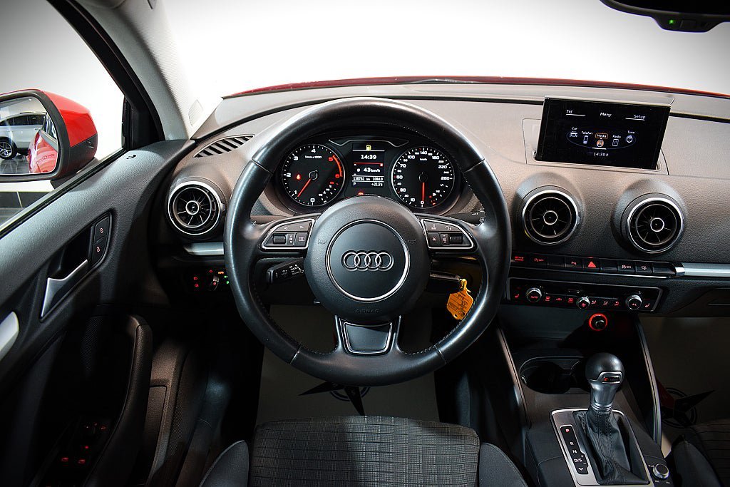 Vehicle Image 15