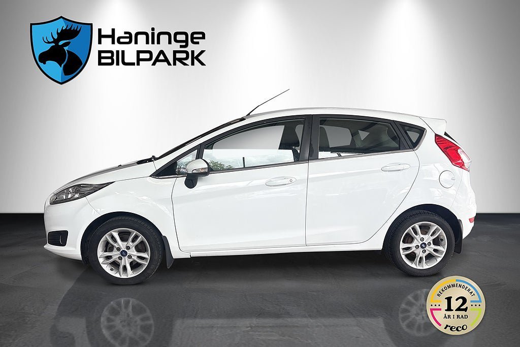 Vehicle Image 6