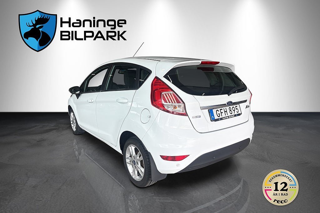 Vehicle Image 9
