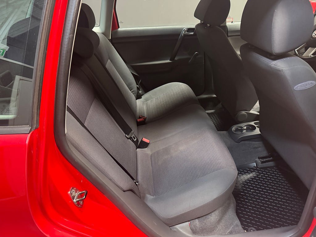 Vehicle Image 8