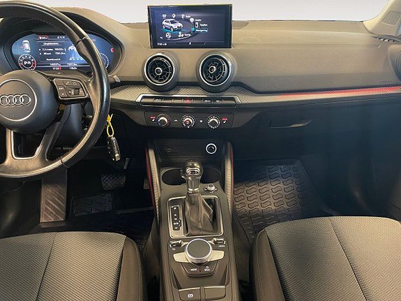 Vehicle Image 11