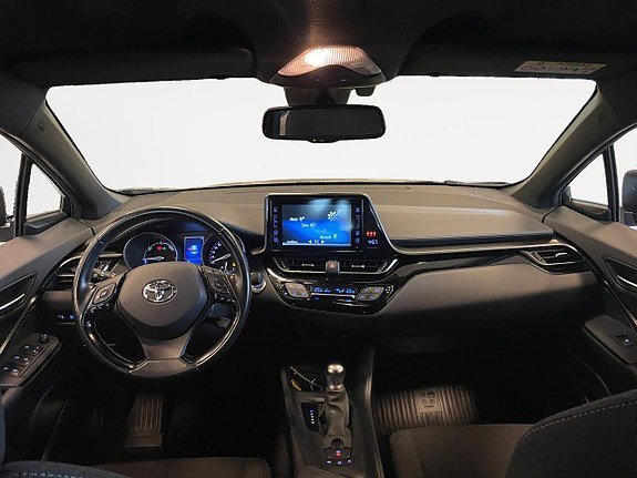Vehicle Image 10
