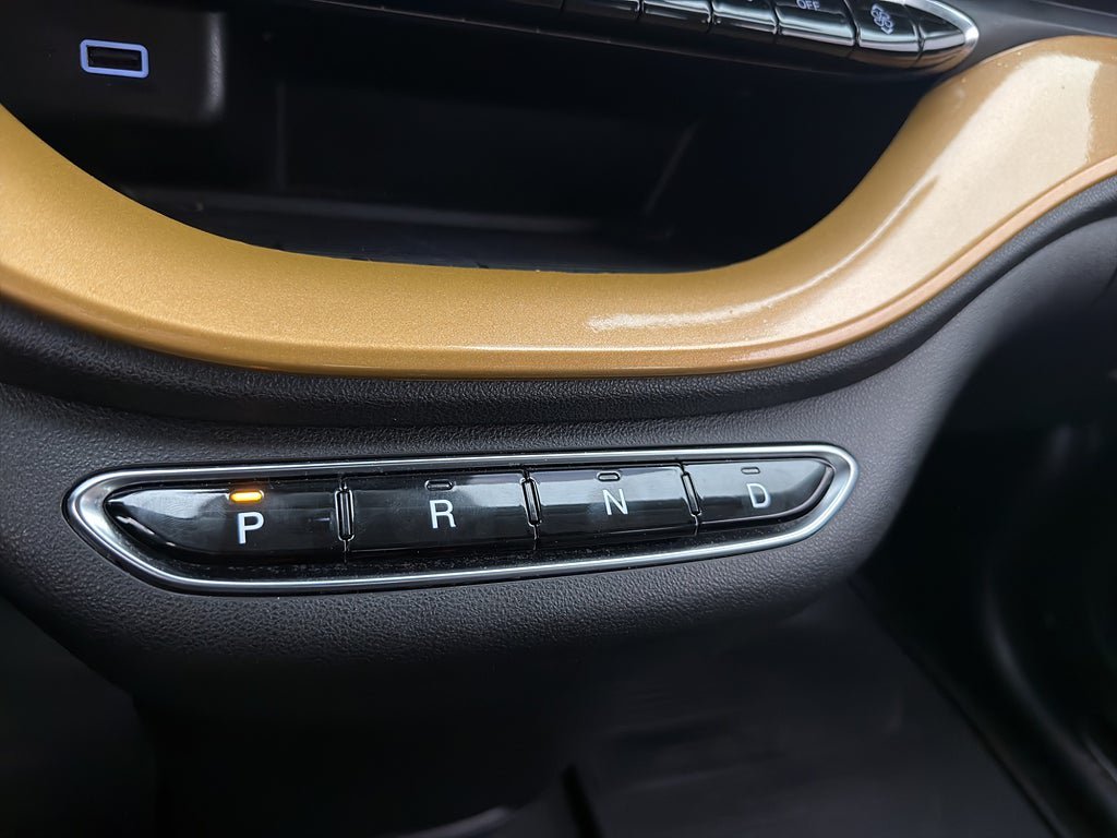 Vehicle Image 32