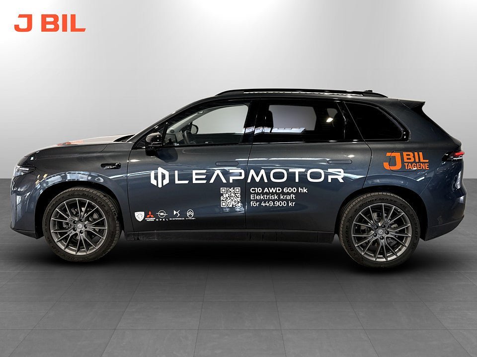 Vehicle Image 4