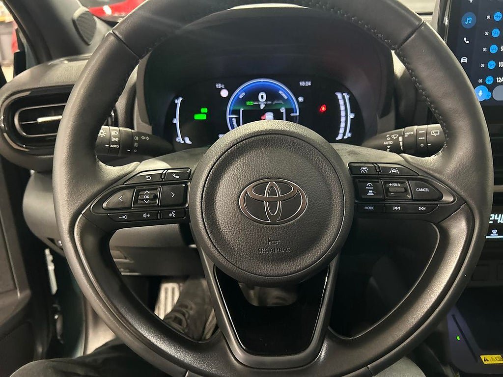 Vehicle Image 21